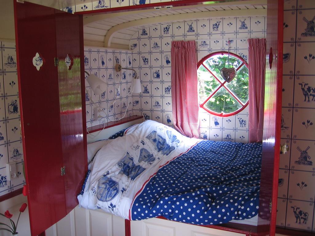 Pipowagen Camping Puur Genieten Bed & Breakfast Someren Cameră foto