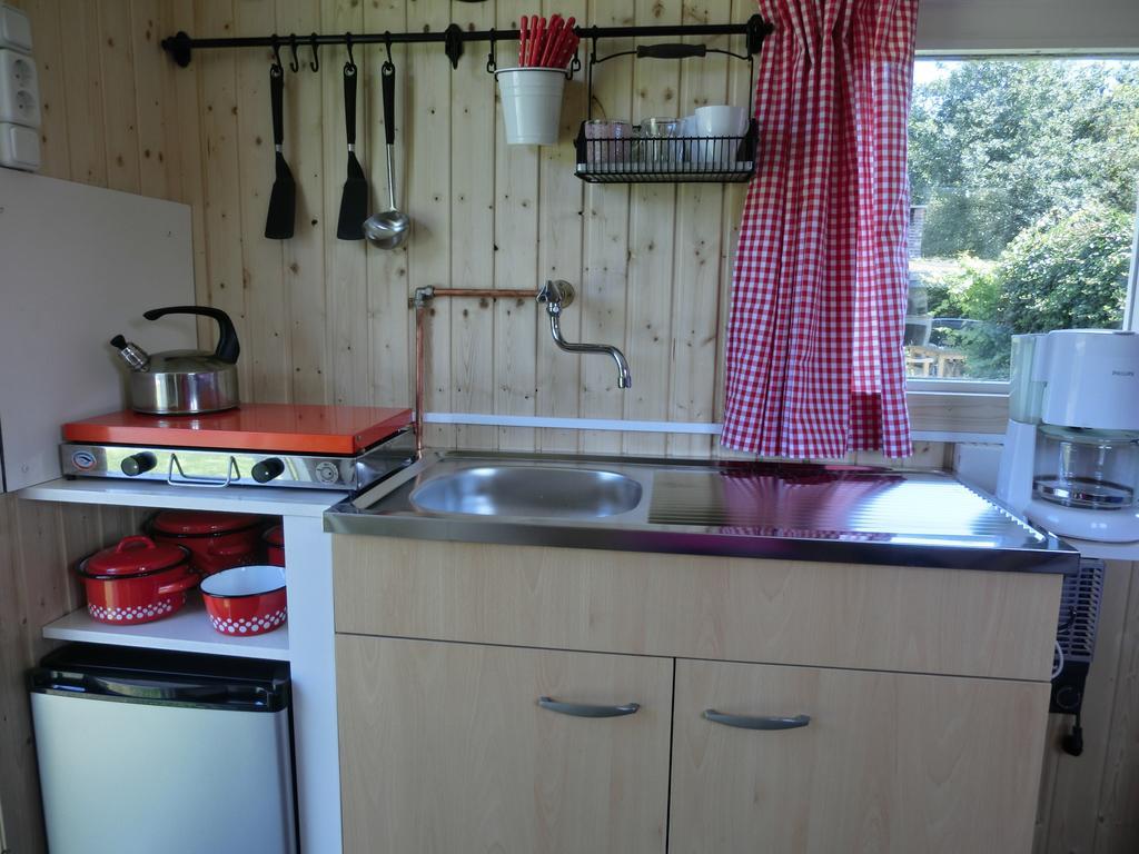 Pipowagen Camping Puur Genieten Bed & Breakfast Someren Cameră foto